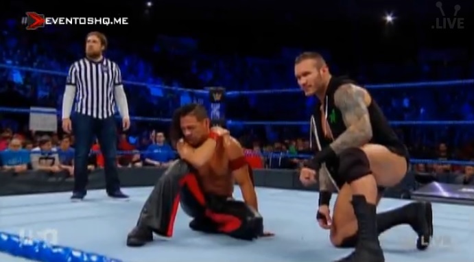 Descargar WWE SmackDown 12 de Diciembre 2017 en Español Latino